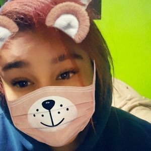 Meet your Posher, Loni